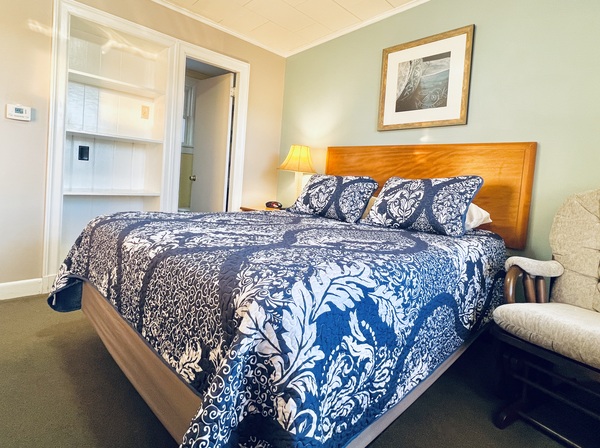 Standard Queen Photo 2